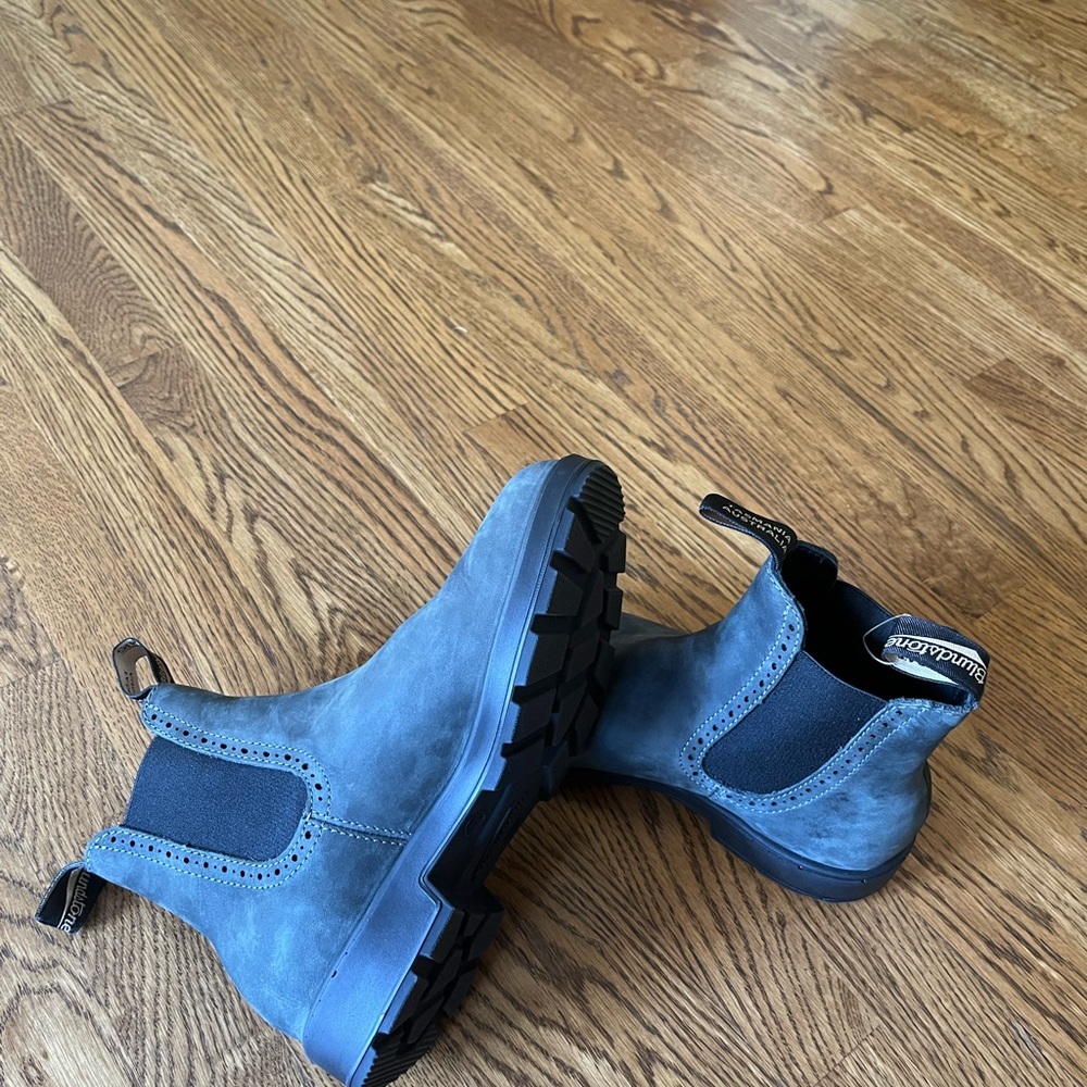 Bland new Blundstone shoes for women size:9 Australia size:7.5